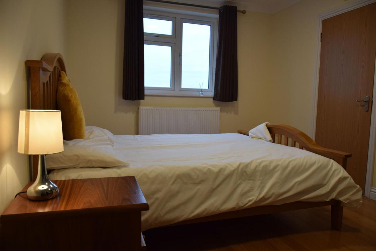 The Bell And Bottle Bed & Breakfast Мейдънхед Екстериор снимка